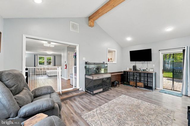 132 E TAUNTON AVE, West Berlin, NJ 08091