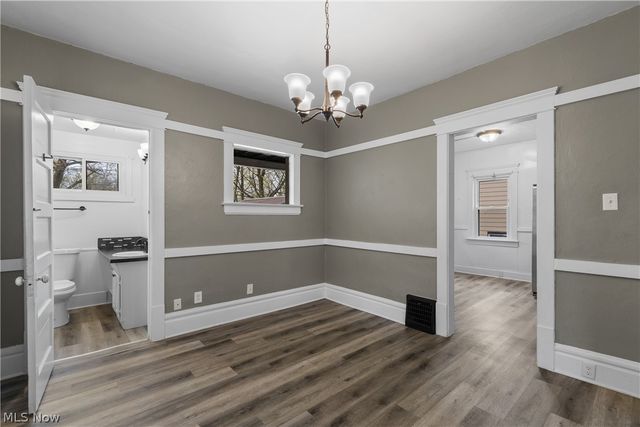 32 Penfield Avenue, Akron, OH 44310