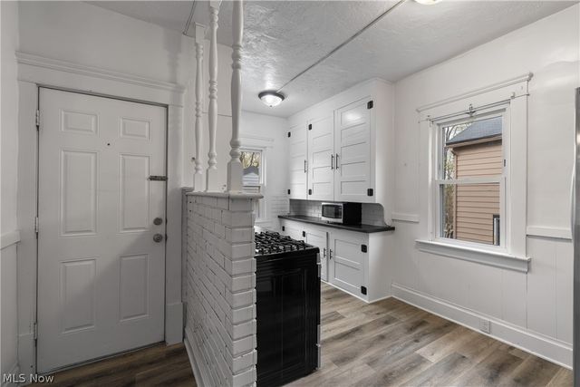 32 Penfield Avenue, Akron, OH 44310