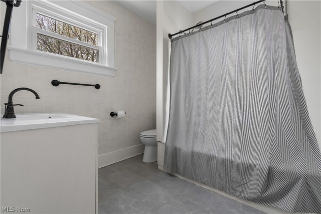 32 Penfield Avenue, Akron, OH 44310