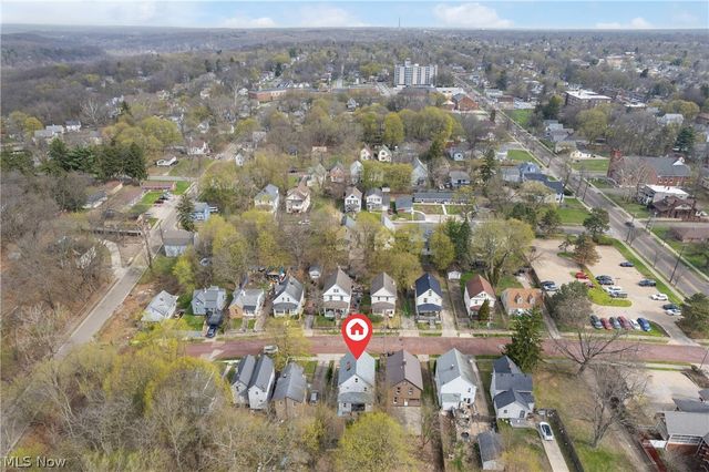 32 Penfield Avenue, Akron, OH 44310