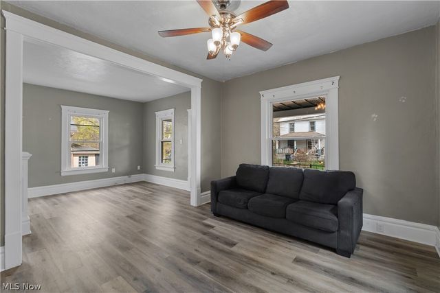 32 Penfield Avenue, Akron, OH 44310