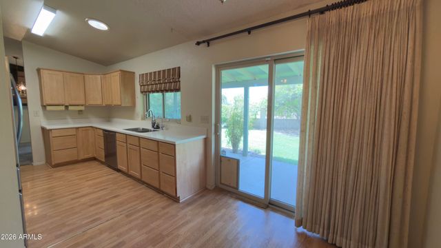 10121 W AVENIDA CORDONIZ --, Phoenix, AZ 85037