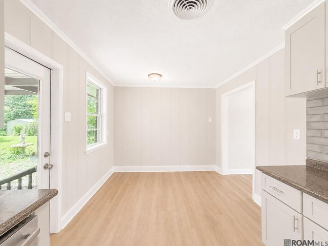 9334 W Damuth Dr, Baton Rouge, LA 70815