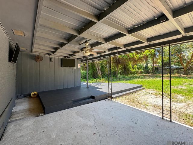9334 W Damuth Dr, Baton Rouge, LA 70815