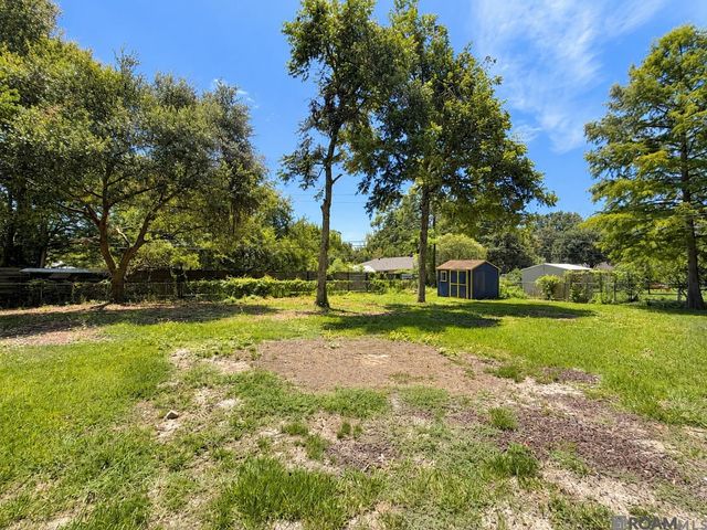 9334 W Damuth Dr, Baton Rouge, LA 70815