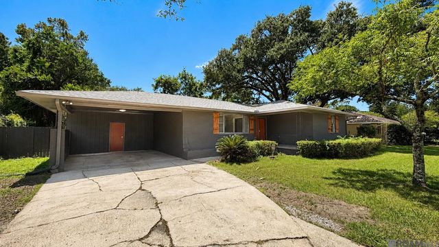 9334 W Damuth Dr, Baton Rouge, LA 70815