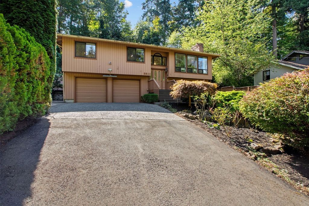 3811 SW Orchard Street, Seattle, WA 98126