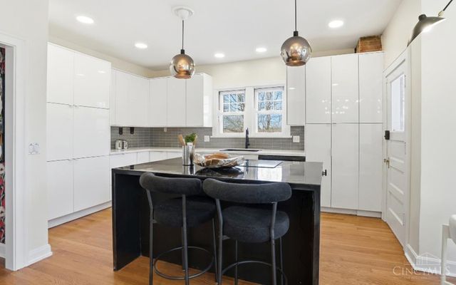 6610 Hudson Parkway, Amberley, OH 45213