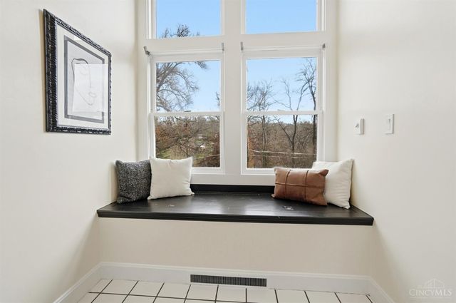 6610 Hudson Parkway, Amberley, OH 45213