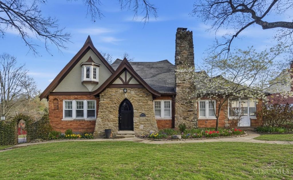 6610 Hudson Parkway, Amberley, OH 45213