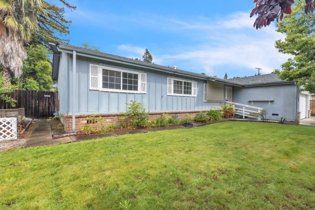 3028 Merrimac St, Carmichael, CA 95608