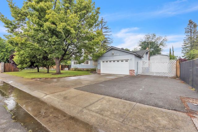 3028 Merrimac St, Carmichael, CA 95608