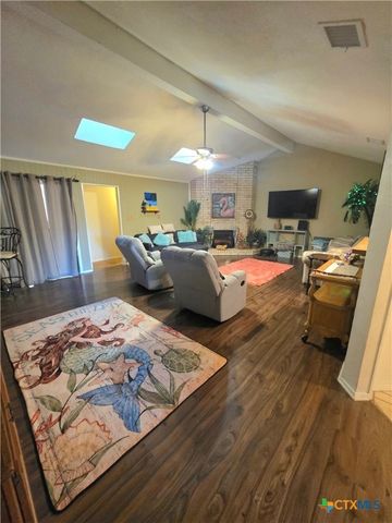 1611 E Messick Loop, Round Rock, TX 78681