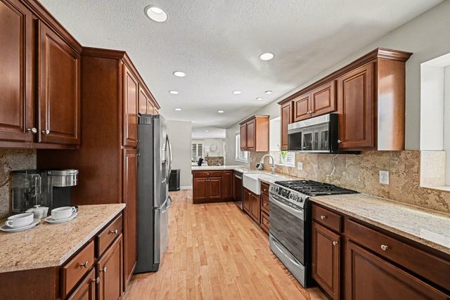 4713 Fairhills Road W, Minnetonka, MN 55345