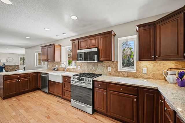 4713 Fairhills Road W, Minnetonka, MN 55345