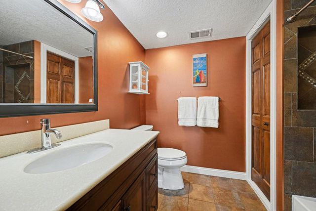 4713 Fairhills Road W, Minnetonka, MN 55345