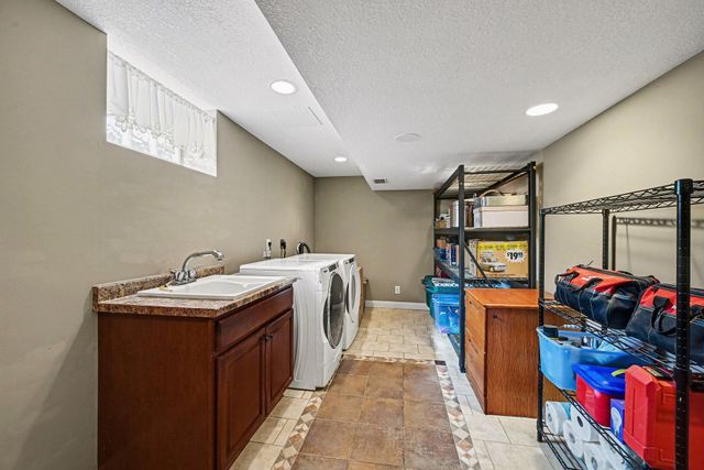 4713 Fairhills Road W, Minnetonka, MN 55345