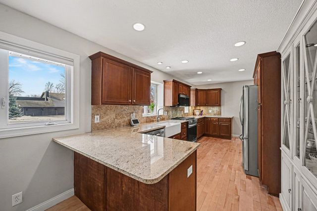 4713 Fairhills Road W, Minnetonka, MN 55345