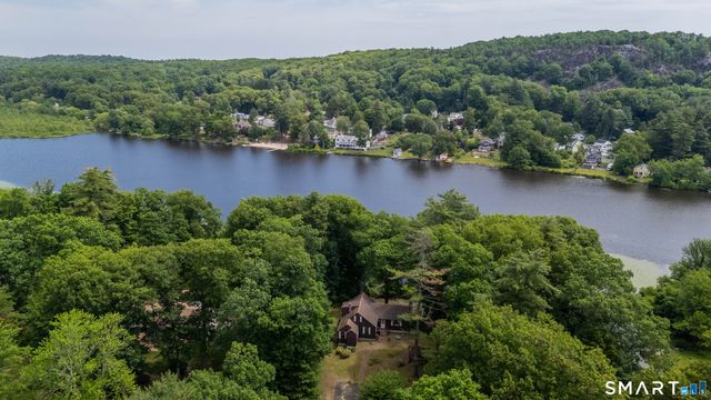 45 Lakeview Boulevard, Avon, CT 06001