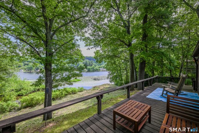 45 Lakeview Boulevard, Avon, CT 06001