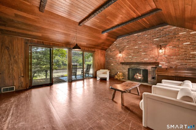 45 Lakeview Boulevard, Avon, CT 06001