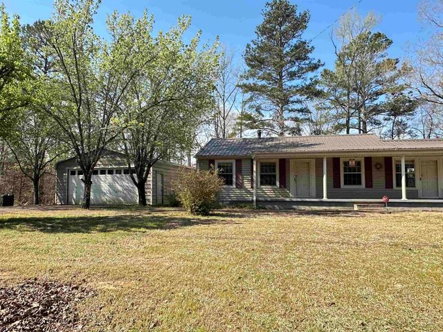 115 FALCON ST, Selmer, TN 38375