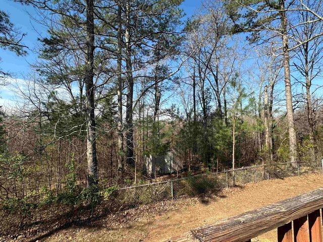 115 FALCON ST, Selmer, TN 38375