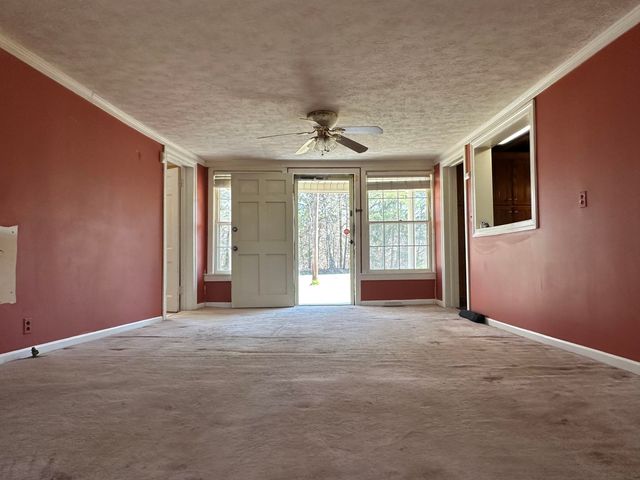 115 FALCON ST, Selmer, TN 38375