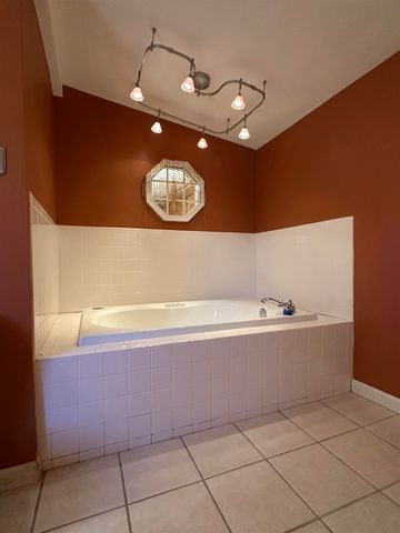 115 FALCON ST, Selmer, TN 38375