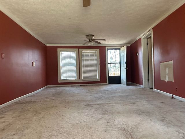 115 FALCON ST, Selmer, TN 38375