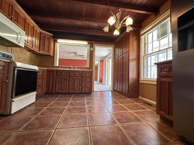 115 FALCON ST, Selmer, TN 38375