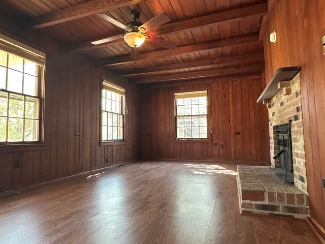 115 FALCON ST, Selmer, TN 38375