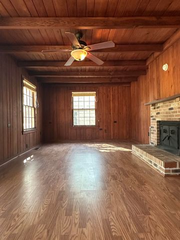 115 FALCON ST, Selmer, TN 38375