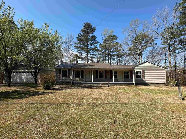 115 FALCON ST, Selmer, TN 38375