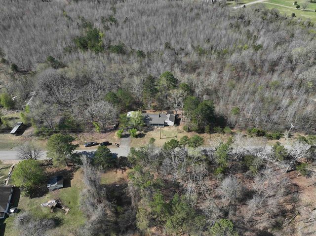 115 FALCON ST, Selmer, TN 38375