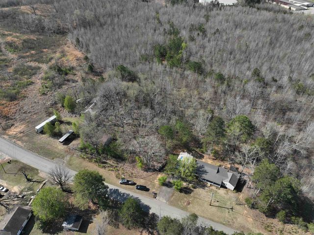 115 FALCON ST, Selmer, TN 38375
