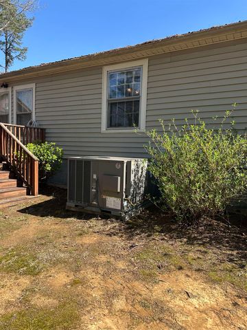 115 FALCON ST, Selmer, TN 38375