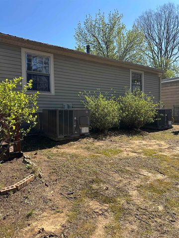115 FALCON ST, Selmer, TN 38375