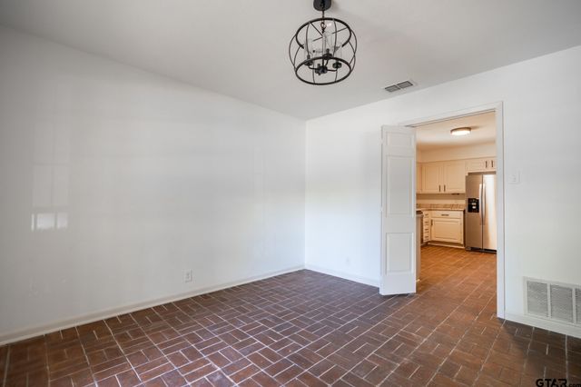 1116 Kingspark Dr., Tyler, TX 75703