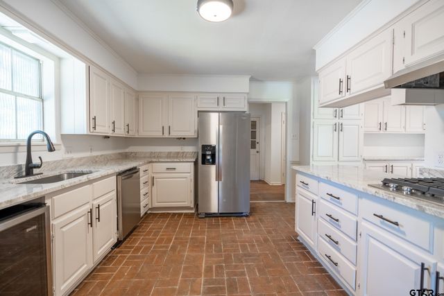 1116 Kingspark Dr., Tyler, TX 75703