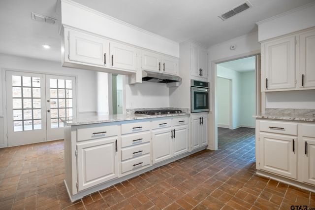 1116 Kingspark Dr., Tyler, TX 75703