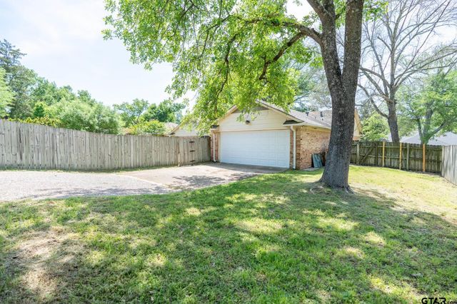 1116 Kingspark Dr., Tyler, TX 75703