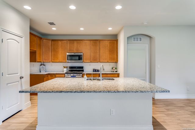 27311 Gemstone Way, San Antonio, TX 78260