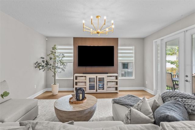 4104 W CLEVELAND STREET, Tampa, FL 33609