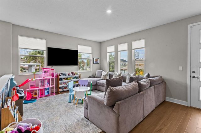 4104 W CLEVELAND STREET, Tampa, FL 33609