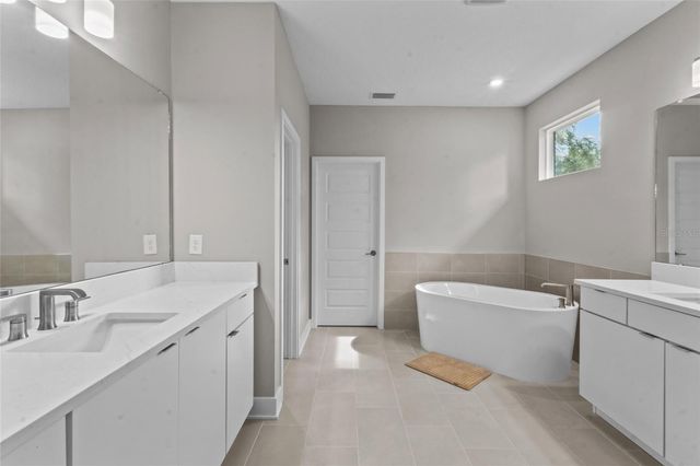 4104 W CLEVELAND STREET, Tampa, FL 33609