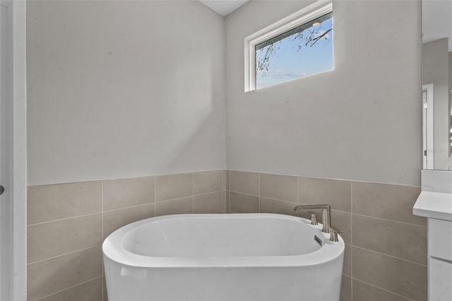 4104 W CLEVELAND STREET, Tampa, FL 33609