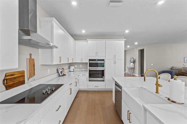 4104 W CLEVELAND STREET, Tampa, FL 33609