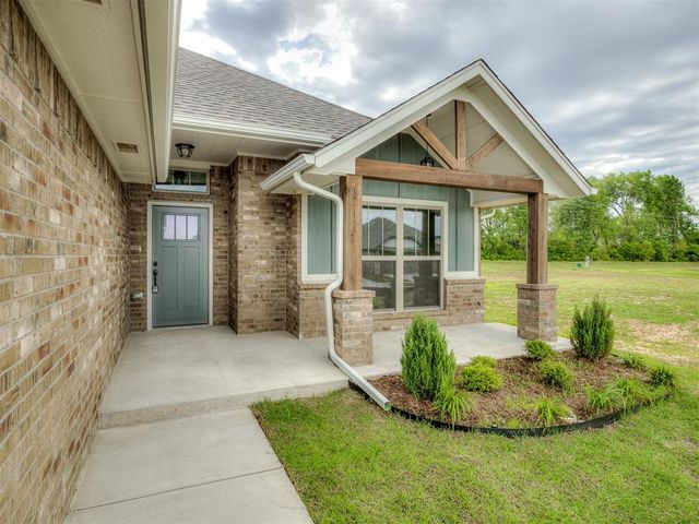 7620 Three Woods Lane, Yukon, OK 73099